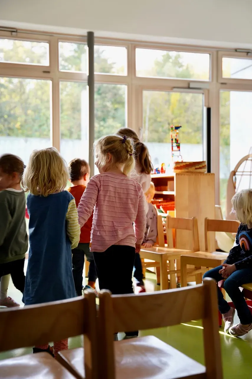 Kinder im Stuhlkreis im Kinderhaus Blume